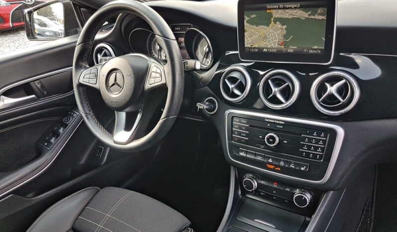 Mercedes-Benz CLA 200 7G-DCT AMG Line full