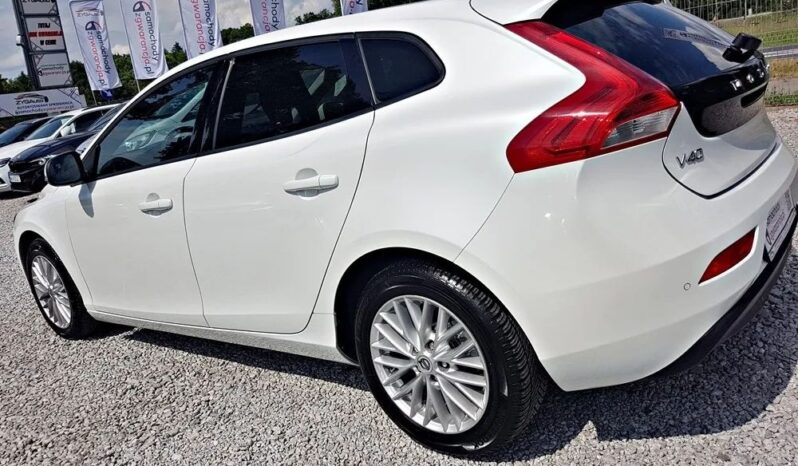 Piękne VOLVO V40 2.0 benz -122KM przeb 144tys SERWIS DO KOŃCA W ASO, 2LATA GWARANCJI 100ZWYPADEK full