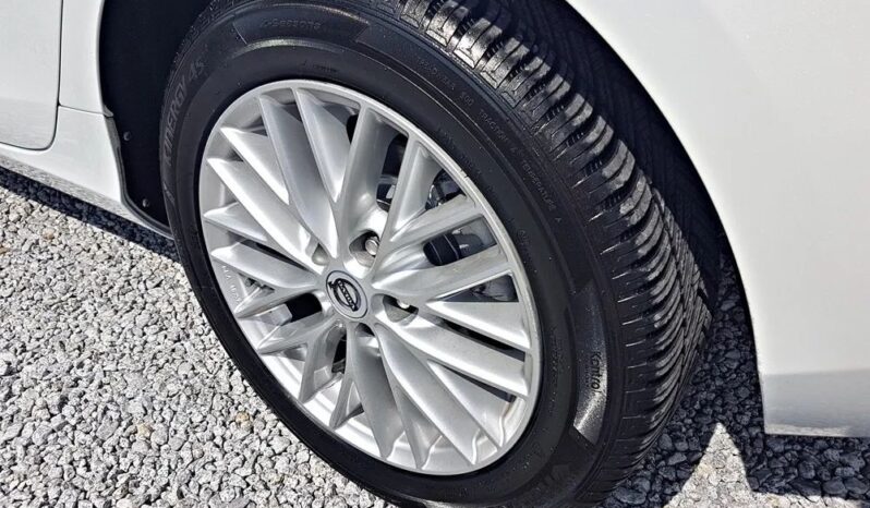 Piękne VOLVO V40 2.0 benz -122KM przeb 144tys SERWIS DO KOŃCA W ASO, 2LATA GWARANCJI 100ZWYPADEK full