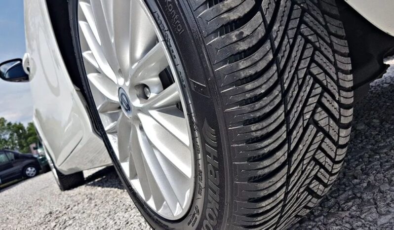 Piękne VOLVO V40 2.0 benz -122KM przeb 144tys SERWIS DO KOŃCA W ASO, 2LATA GWARANCJI 100ZWYPADEK full