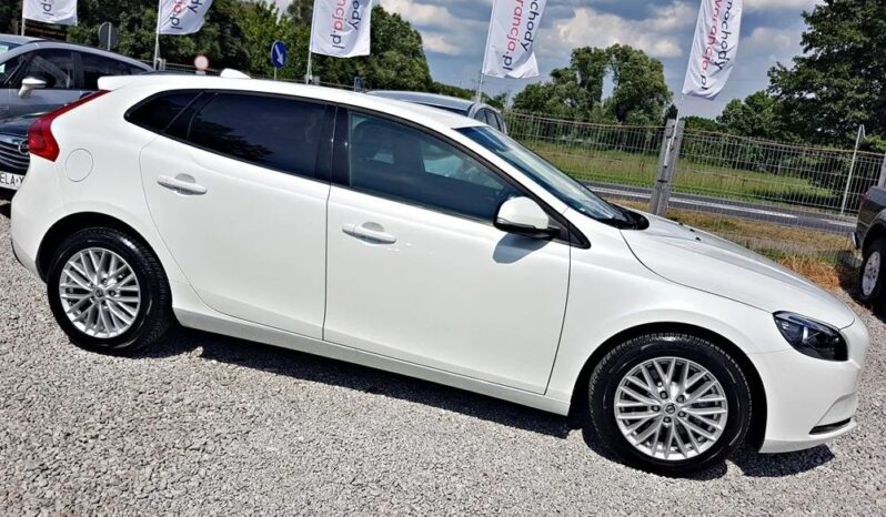 Piękne VOLVO V40 2.0 benz -122KM przeb 144tys SERWIS DO KOŃCA W ASO, 2LATA GWARANCJI 100ZWYPADEK full