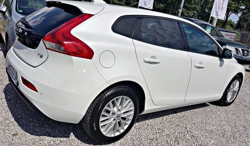 Piękne VOLVO V40 2.0 benz -122KM przeb 144tys SERWIS DO KOŃCA W ASO, 2LATA GWARANCJI 100ZWYPADEK full